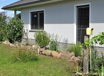 2019-08-11 LüchowSss Garten neues Beet vor der südlichen Hauswand (2)
